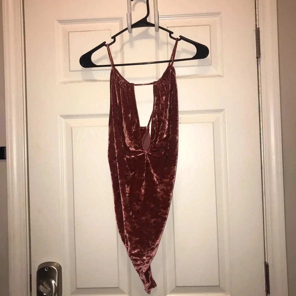 ✅Velvet Bodysuit